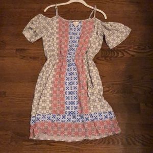 super cute dress!